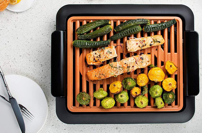 grill eléctrico con plancha de barbacoa para hacer carnes y verduras sin humos